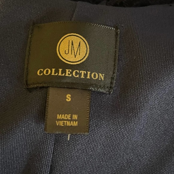 JM Collection Navy Cold Shoulder Lace 3/4 Sleeve V Neck Top NWT Size Small - Picture 11 of 12